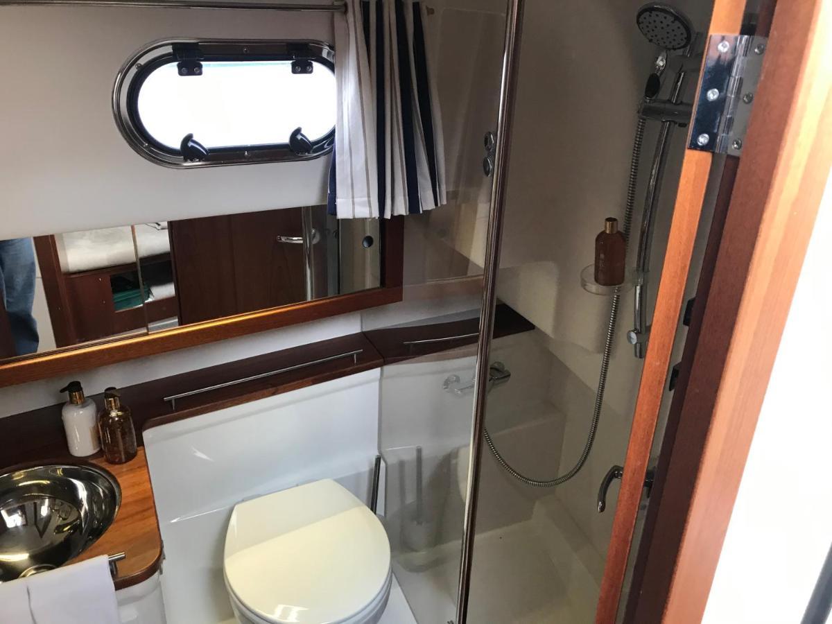 Готель Adelphi B A Delightful 6 Berth Boat Лімінгтон Екстер'єр фото